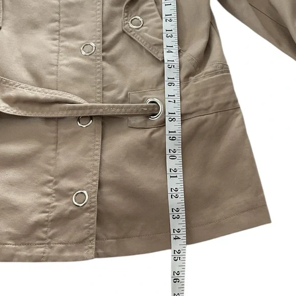 H&M Women's Beige Utility Jacket, size 6 - Picture 6 of 8